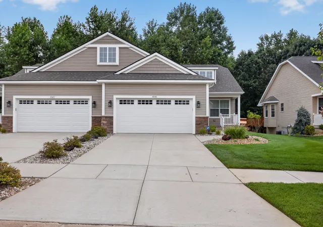 Photo 1 of Condo for sale at 4043 Stoneridge Dr, Jackson, MI 49203 | MLS# 55026041704 | Listing updated on 2026-08-10