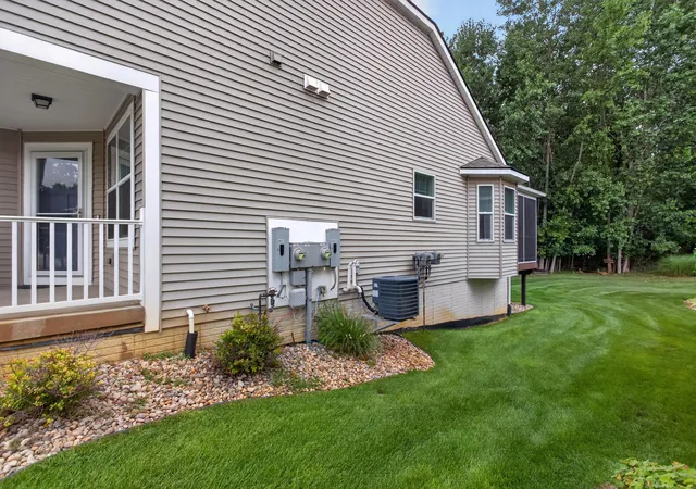 Photo 4 of Condo for sale at 4043 Stoneridge Dr, Jackson, MI 49203 | MLS# 55026041704 | Listing updated on 2026-08-10