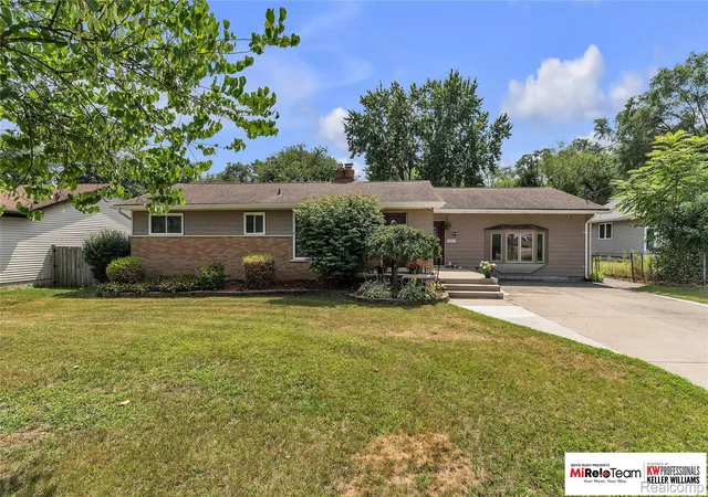 Photo 3 of Single family home for sale at 8300 Pacton Dr, Shelby Township, MI 48317 | MLS# 20261063033 | Listing updated on 2026-09-16