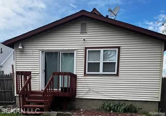18th image of 1520 E Oakland Ave, Lansing, MI 48906 | MLS# 20261063038