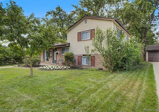 2nd image of 33223 Lynx St, Westland, MI 48185 | MLS# 20261063039
