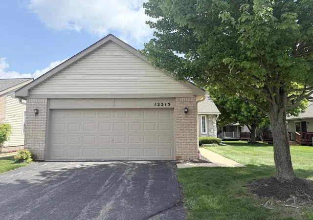 Listing Photo 5 - Condo for sale in building located at 12215 Noonan Ct, Utica, MI 48315