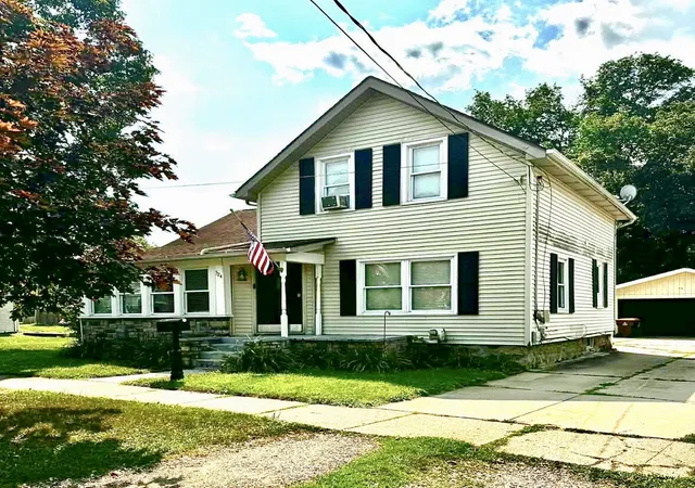 Photo 1 of Single family home for sale at 324 S Hamilton St, Marshall, MI 49068 | MLS# 64026041712 | Listing updated on 2026-09-12