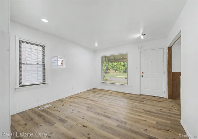 Photo 4 of Single family home for sale at 26809 Dartmouth St, Inkster, MI 48141 | MLS# 20261063067 | Listing updated on 2026-09-15