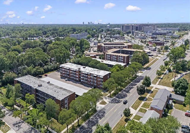 Photo 2 of Condo for sale at 2915 W 13 Mile Rd #207, Royal Oak, MI 48073 | MLS# 20261063071 | Listing updated on 2026-08-29