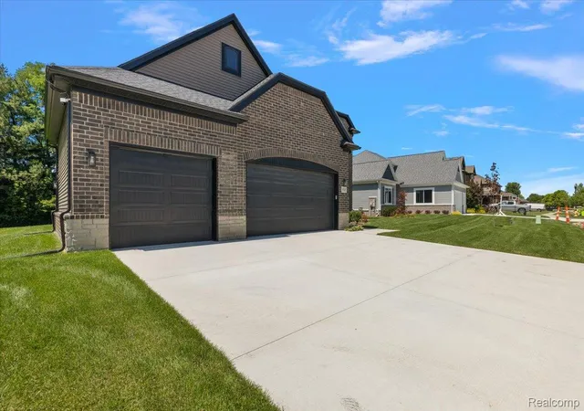 Photo 3 of Single family home for sale at 49241 London Brg Dr, Macomb, MI 48044 | MLS# 20261063073 | Listing updated on 2026-08-30