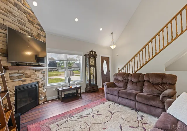 Photo 2 of Single family home for sale at 3326 Pender Ct, Adrian, MI 49221 | MLS# 56050218009 | Listing updated on 2026-08-10