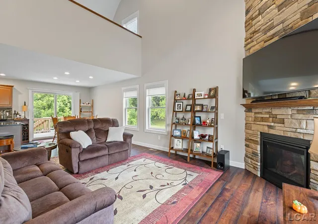 Photo 3 of Single family home for sale at 3326 Pender Ct, Adrian, MI 49221 | MLS# 56050218009 | Listing updated on 2026-08-10