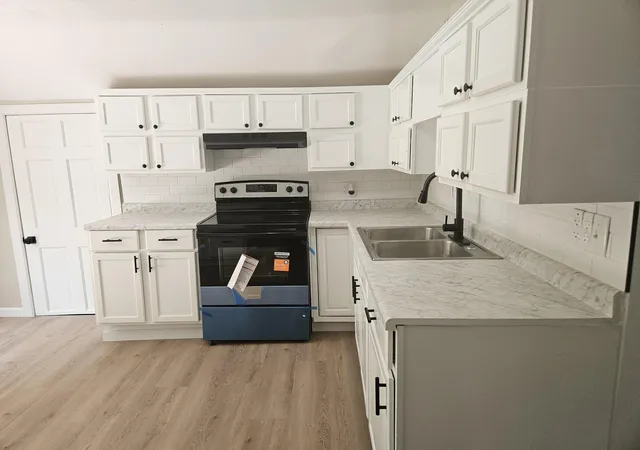 Photo 2 of Single family home for sale at 709 N Locust St, Adrian, MI 49221 | MLS# 81026041717 | Listing updated on 2026-09-30