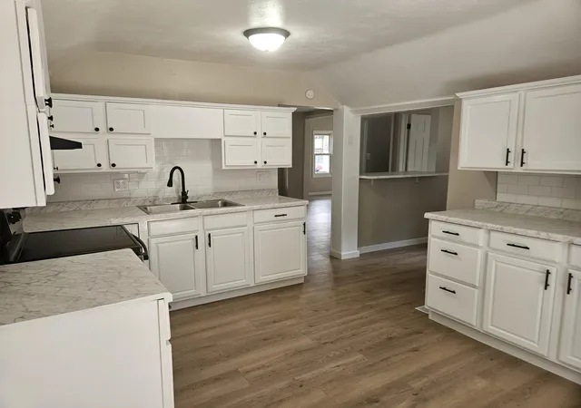 Photo 3 of Single family home for sale at 709 N Locust St, Adrian, MI 49221 | MLS# 81026041717 | Listing updated on 2026-09-30
