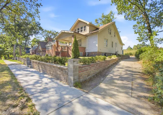 Photo 2 of Single family home for sale at 6494 London St, Detroit, MI 48221 | MLS# 20261063080 | Listing updated on 2026-08-20