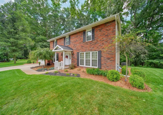 Photo 3 of Single family home for sale at 5168 W Bluestone St, Jackson, MI 49201 | MLS# 55026041720 | Listing updated on 2026-08-11