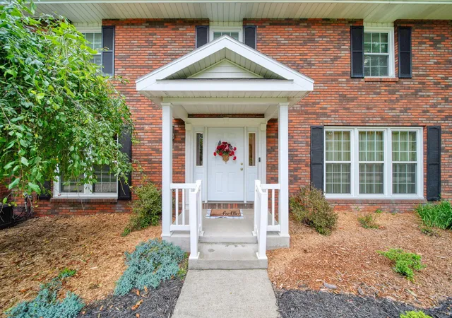 Photo 4 of Single family home for sale at 5168 W Bluestone St, Jackson, MI 49201 | MLS# 55026041720 | Listing updated on 2026-08-11