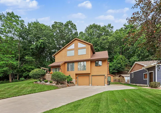 Photo 1 of Single family home for sale at 2335 Bluffton Ave, Muskegon, MI 49441 | MLS# 71026041727 | Listing updated on 2026-09-14