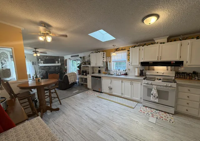 4th image of 14279 Winters Crk W, West Olive, MI 49460 | MLS# 71026041728