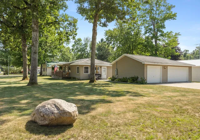 Photo 1 of Single family home for sale at 1655 S Camp Ave, White Cloud, MI 49349 | MLS# 72026041729 | Listing updated on 2026-08-27