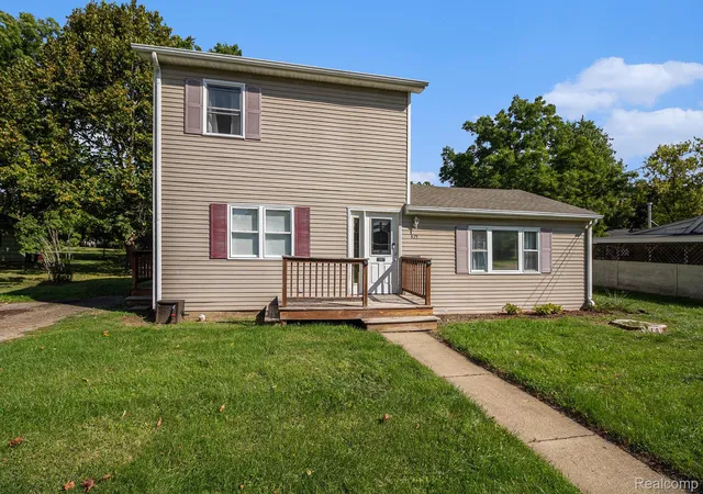 Photo 1 of Sale Pending at 415 E Oliver St, Corunna, MI 48817 | MLS# 20261063101 | Listing updated on 2026-08-30