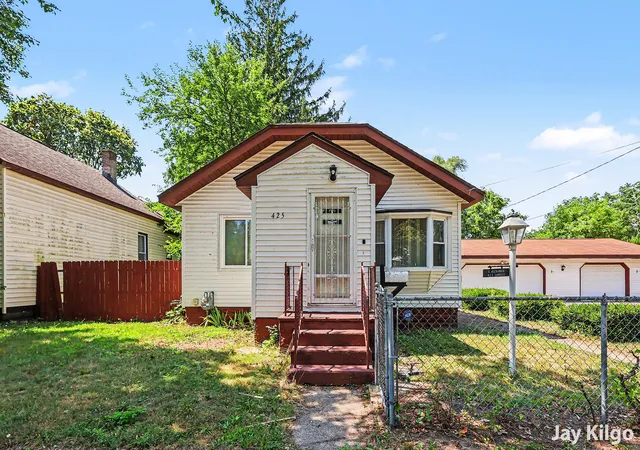 Photo 1 of Sale Pending at 425 Langley St, Muskegon, MI 49442 | MLS# 71026041730 | Listing updated on 2026-08-13