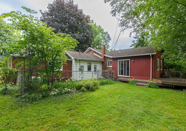 Photo 3 of Single family home for sale at 5511 Wright Dr, Troy, MI 48098 | MLS# 20261063109 | Listing updated on 2026-09-01