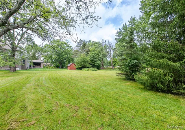 Photo 40 of Single family home for sale at 5511 Wright Dr, Troy, MI 48098 | MLS# 20261063109 | Listing updated on 2026-09-01