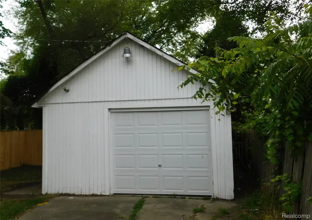 Photo 3 of Single family home for sale at 8219 Marlowe St, Detroit, MI 48228 | MLS# 20261063121 | Listing updated on 2026-09-17