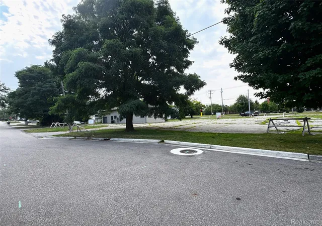 Photo 3 of Land for sale at 213 Main St, Fenton, MI 48430 | MLS# 20261063123 | Listing updated on 2026-08-10