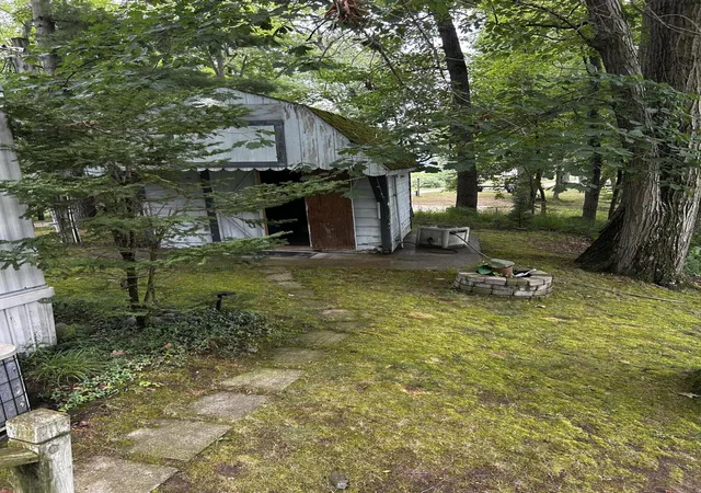 Photo 4 of Single family home for sale at 8021 Poplar Ln, Reading, MI 49274 | MLS# 62026041743 | Listing updated on 2026-08-13