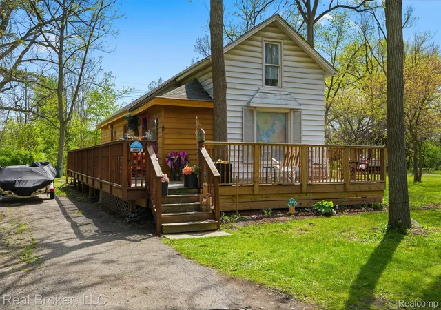 Photo 2 of Single family home for sale at 36553 Romulus Ave, Romulus, MI 48174 | MLS# 20261063132 | Listing updated on 2026-08-10