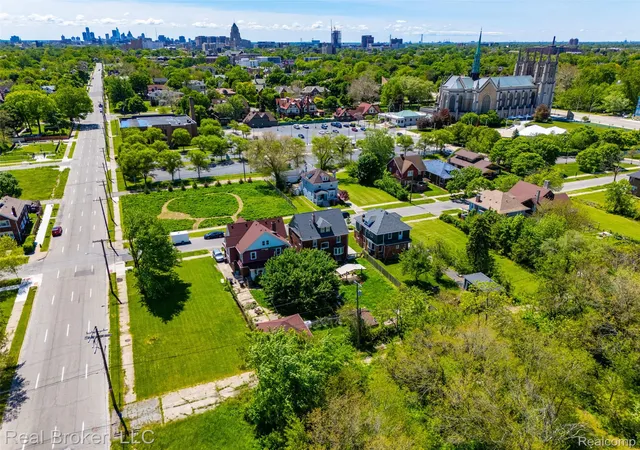41st image of 137 Trowbridge St, Detroit, MI 48202 | MLS# 20261063140