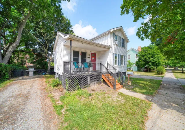 Photo 4 of Single family home for sale at 123 N Center St, Adrian, MI 49221 | MLS# 81026041749 | Listing updated on 2026-09-15