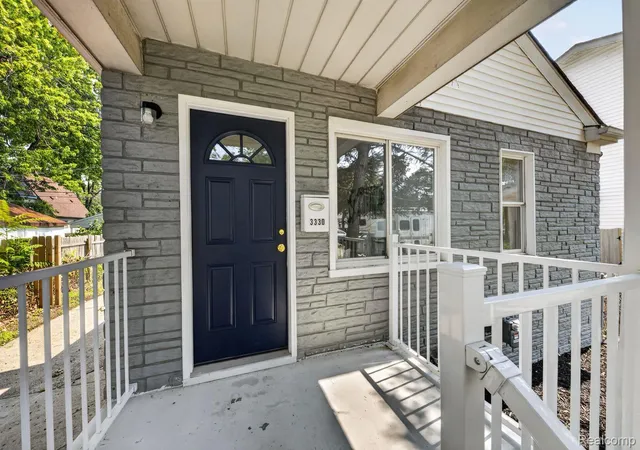 Photo 3 of Single family home for sale at 3330 Harris St, Ferndale, MI 48220 | MLS# 20261063154 | Listing updated on 2026-10-21