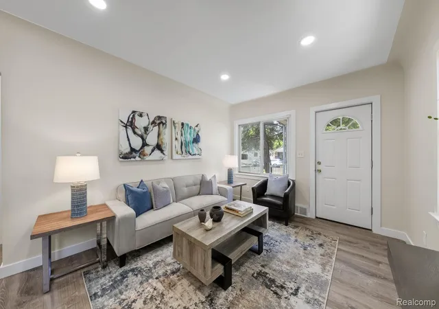 Photo 3 of Single family home for sale at 3330 Harris St, Ferndale, MI 48220 | MLS# 20261063154 | Listing updated on 2026-10-21