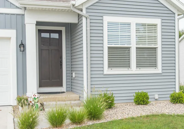 Listing Photo 4 - Condo for sale in building located at 1423 N Vlg Cir, Kalamazoo, MI 49009