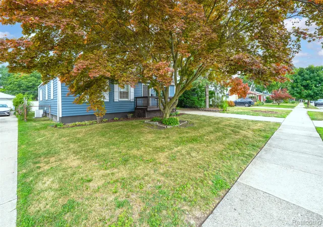 Photo 3 of Single family home for sale at 1017 Amelia Ave, Royal Oak, MI 48073 | MLS# 20261063159 | Listing updated on 2026-09-13