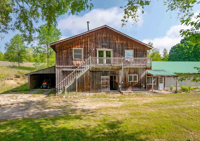 Photo 1 of Single family home for sale at 9651 N Reynolds Rd, Traverse City, MI 49684 | MLS# 78080072173 | Listing updated on 2026-08-22