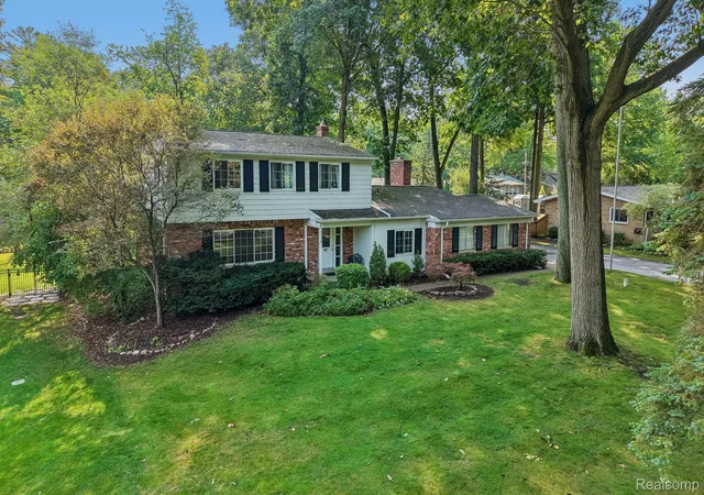 1st image of 5578 Hummingbird Ln, Clarkston, MI 48346 | MLS# 20261063162