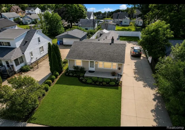 Photo 2 of Single family home for sale at 26536 Palmer Blvd, Madison Heights City Oakland, MI 48071 | MLS# 20261063164 | Listing updated on 2026-08-29