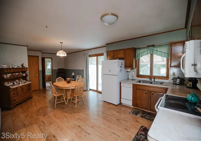 5th image of 1035 Wadsworth St, East Tawas, MI 48730 | MLS# 20261063174