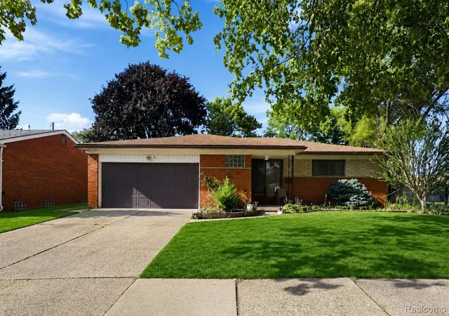 Photo 2 of Single family home for sale at 5383 Gerald St, Warren, MI 48092 | MLS# 20261063179 | Listing updated on 2026-09-06