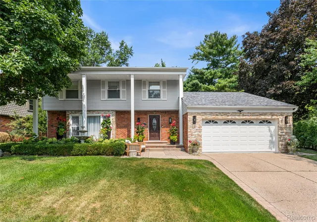 Photo 1 of Sale Pending at 3325 Newgate Dr, Troy, MI 48084 | MLS# 20261063184 | Listing updated on 2026-09-12
