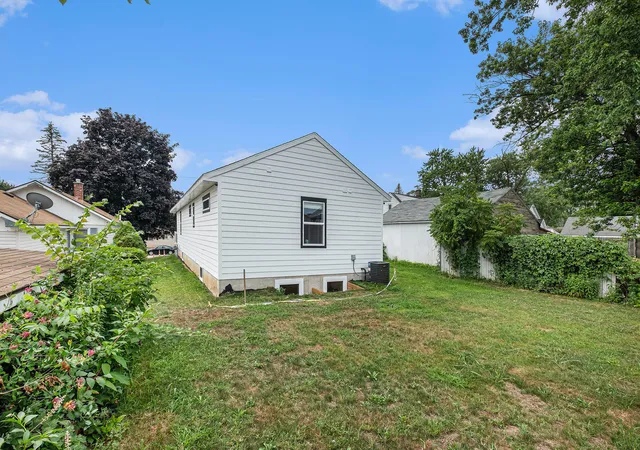 14th image of 2048 Wyoming Ave Sw, Wyoming, MI 49519 | MLS# 65026041775