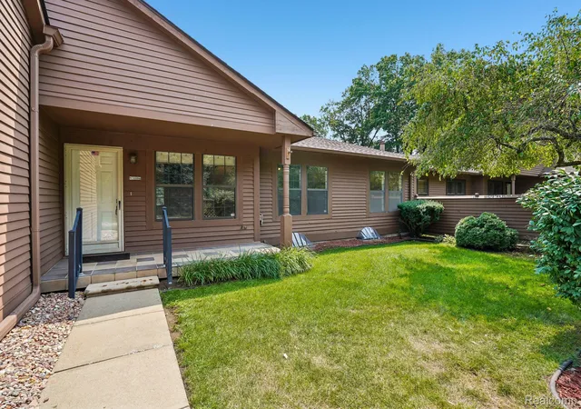 Photo 1 of Sale Pending at 7775 Oakland Pl, Waterford, MI 48327 | MLS# 20261063191 | Listing updated on 2026-08-17