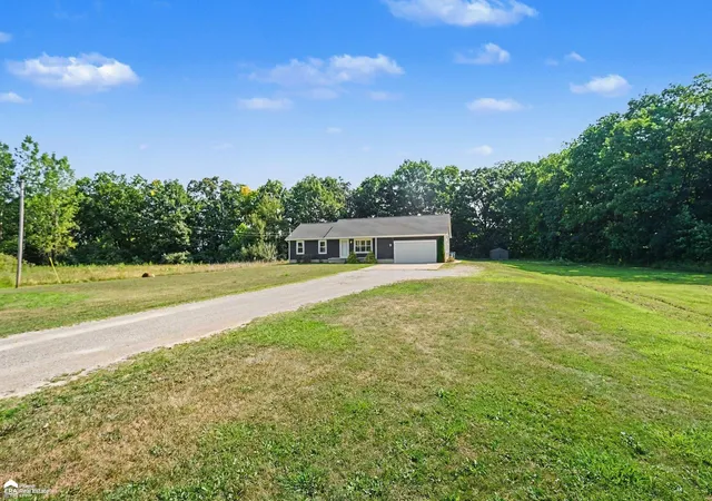 5th image of 13504 Seymour Rd, Montrose, MI 48457 | MLS# 5050218029