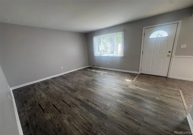 Photo 2 of Single family home for sale at 33 E Brockton Ave, Madison Heights, MI 48071 | MLS# 20261063197 | Listing updated on 2026-09-01