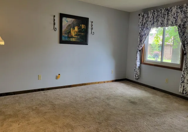4th image of 607 Gardenview Dr SW, Byron Center, MI 49315