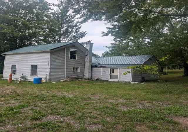Photo 3 of Single family home for sale at 215 S Monroe St, Bloomingdale, MI 49026 | MLS# 69026041783 | Listing updated on 2026-08-21