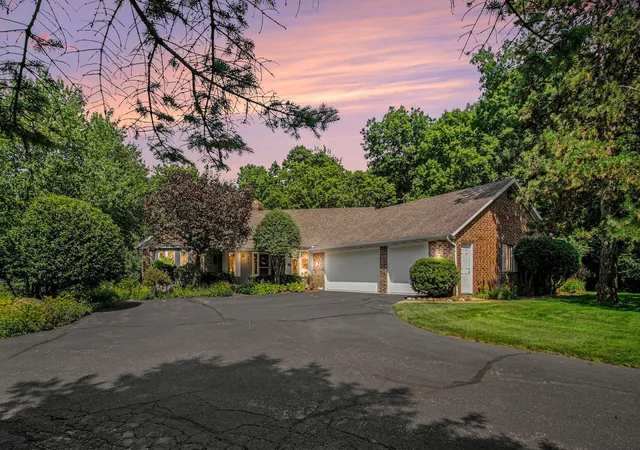 Photo 3 of Single family home for sale at 7930 Crestview Dr NE, Belmont, MI 49306 | MLS# 65026041784 | Listing updated on 2026-09-02