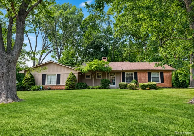 Photo 1 of Single family home for sale at 1111 Ashover Dr, Bloomfield Hills, MI 48304 | MLS# 20261063203 | Listing updated on 2026-09-13