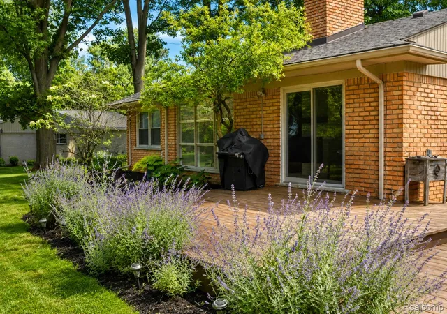 Photo 3 of Single family home for sale at 1111 Ashover Dr, Bloomfield Hills, MI 48304 | MLS# 20261063203 | Listing updated on 2026-09-13