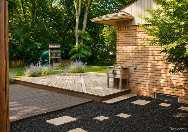 Photo 3 of Single family home for sale at 1111 Ashover Dr, Bloomfield Hills, MI 48304 | MLS# 20261063203 | Listing updated on 2026-09-13